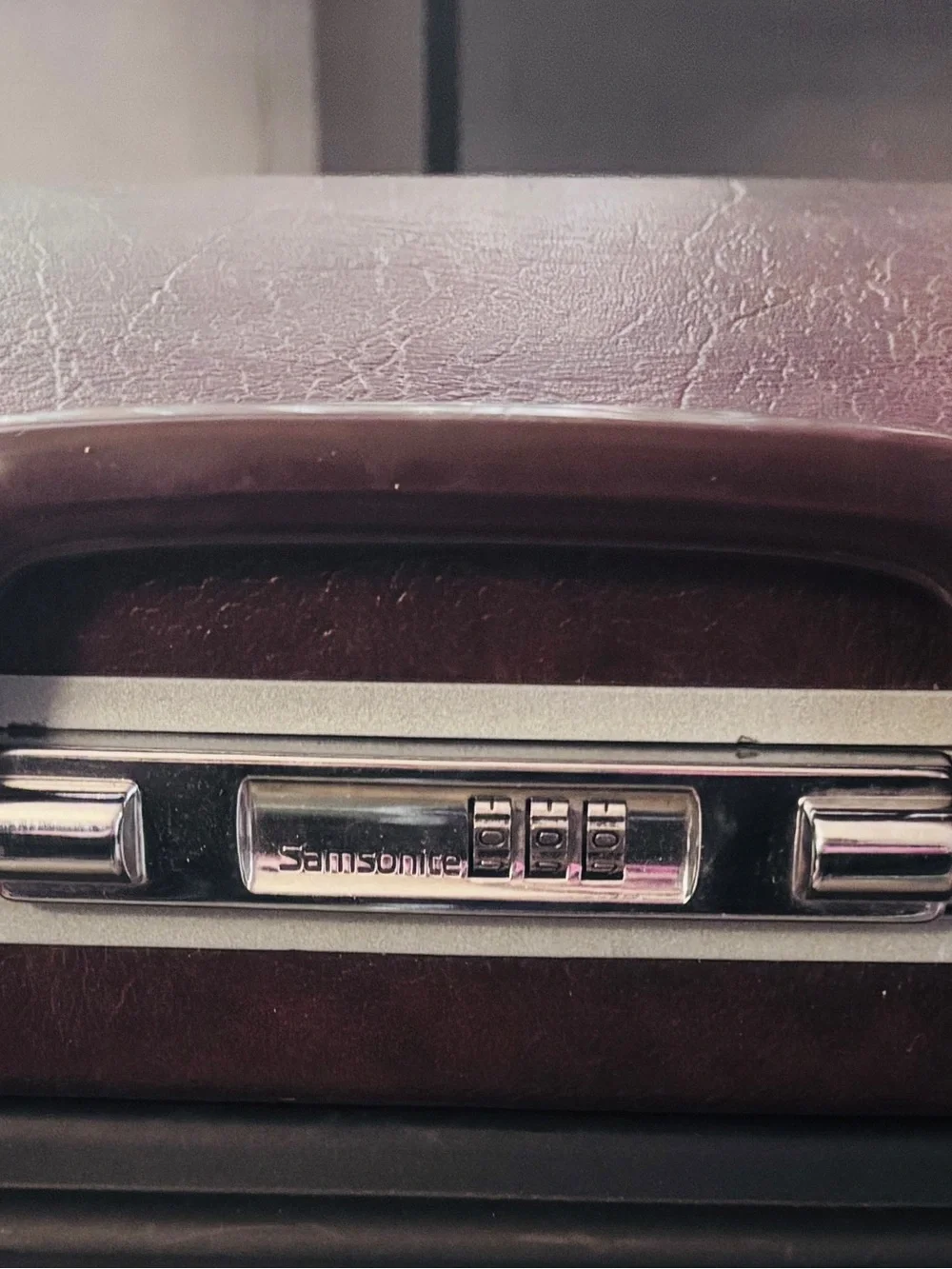 Samsonite Brown Leather Briefcase with Silver Hardware